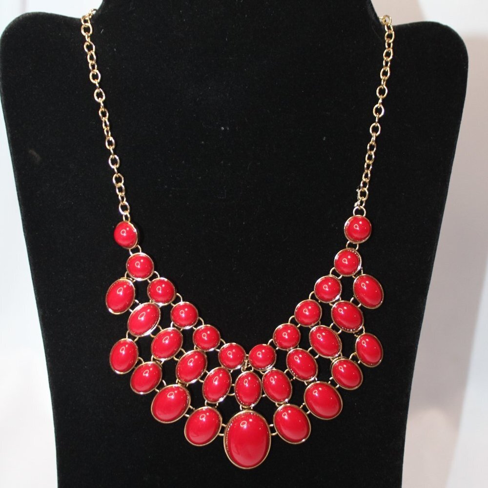 Vintage Three Strand Reb Cabochon Statement Necklace